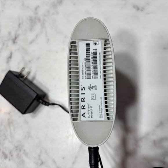 ARRIS (S33) - Cable Modem - Fast DOCSIS 3.1 Multi-Gigabit Modem - Picture 10 of 12